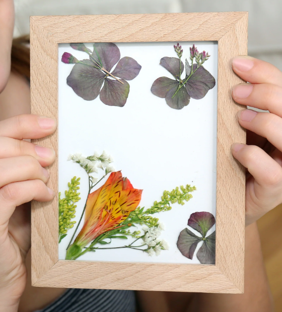 Huckleberry Make Your Own Pressed Flower Frame Art